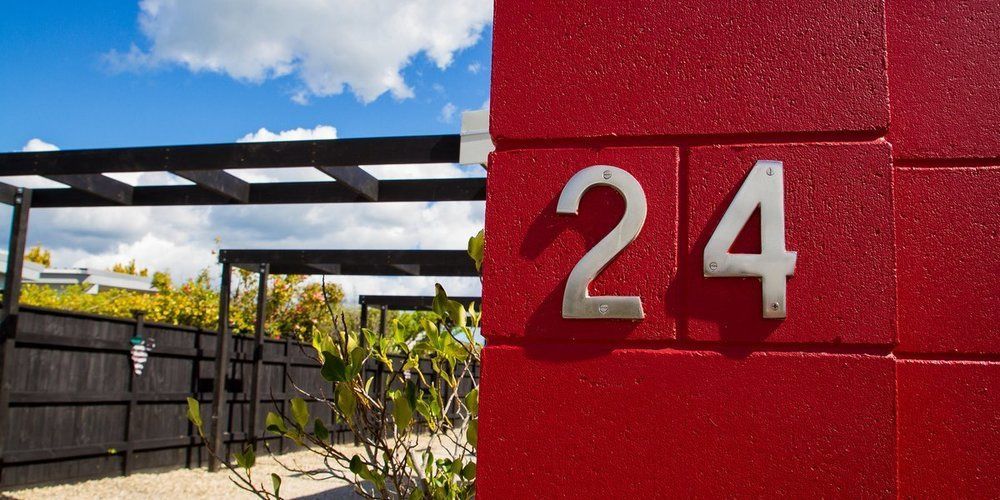 Two Four Cologne Villa Martinborough Dış mekan fotoğraf