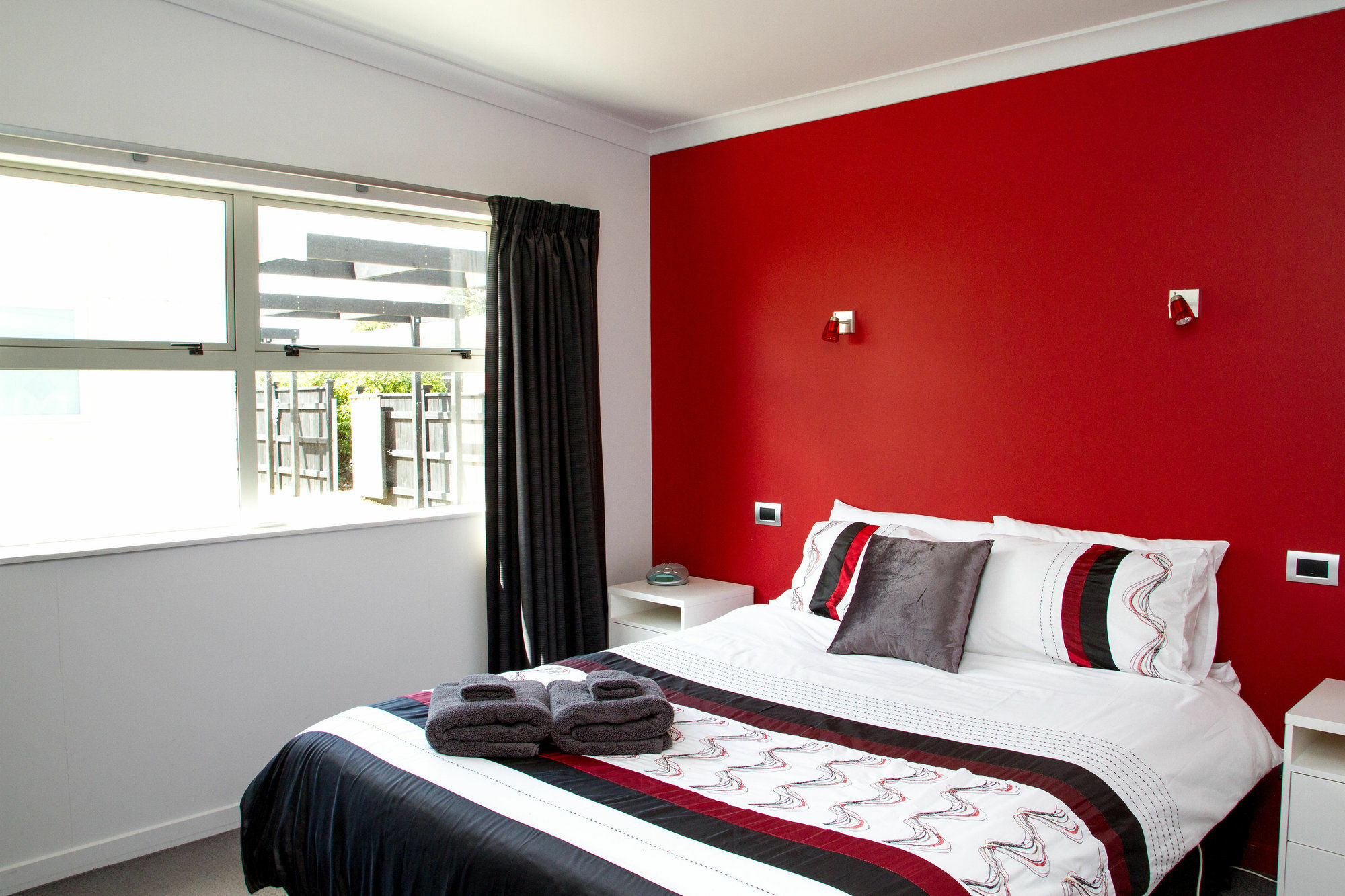 Two Four Cologne Villa Martinborough Dış mekan fotoğraf
